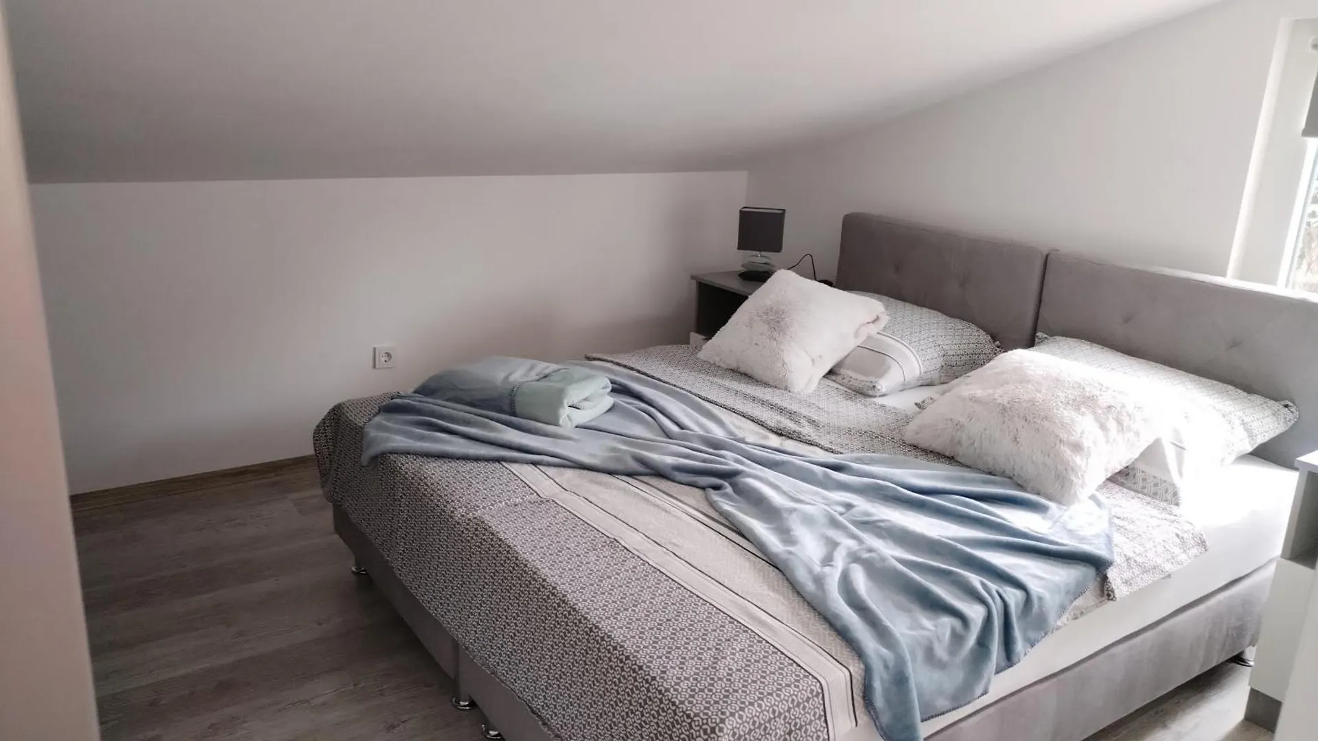 Isolated Apartments With A Parking Space Pavicini, Marcana - 23228 Krnica