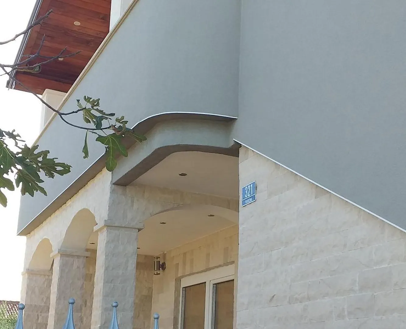 Isolated Apartments With A Parking Space Pavicini, Marcana - 23228 contacts